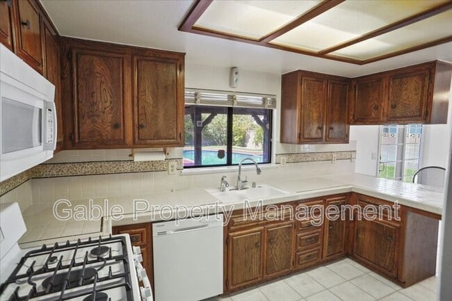 Building Photo - 3063 Glennel Ave
