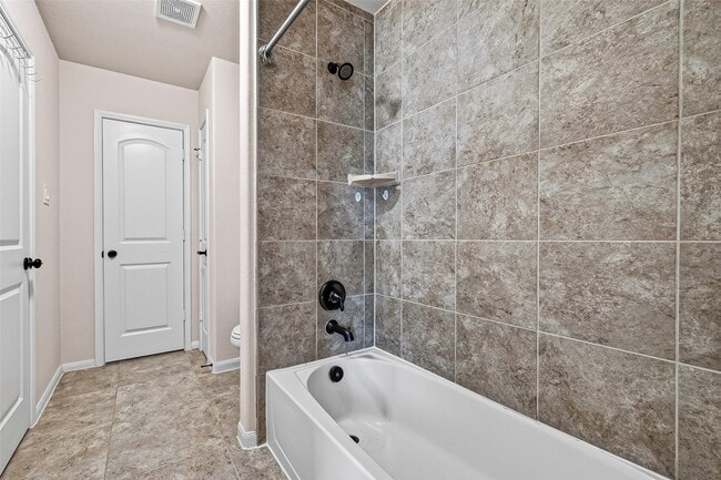 Building Photo - 2931 Oakdale Landing Ct