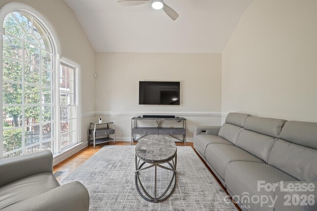 Building Photo - 12004 Camargo Ct