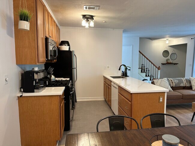 Building Photo - 48 Homestead Village Dr