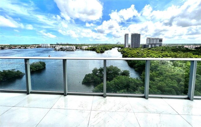 Building Photo - 17111 Biscayne Blvd