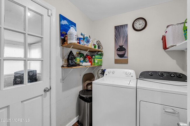 Building Photo - 709 Coral Way