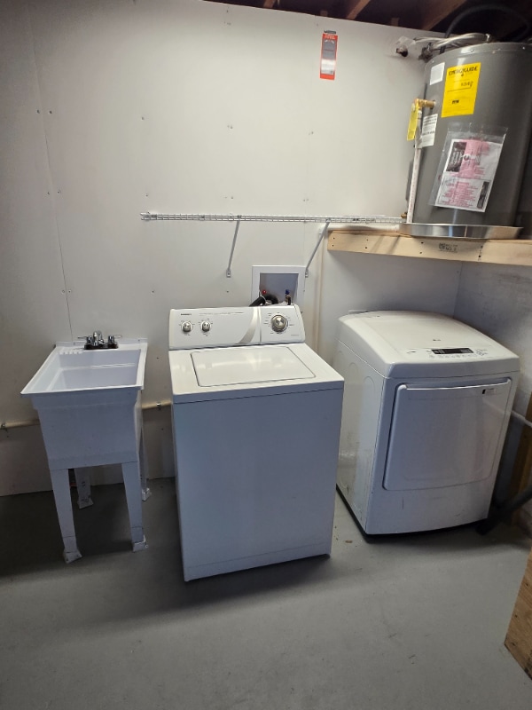 Building Photo - 7213 Seward Dr