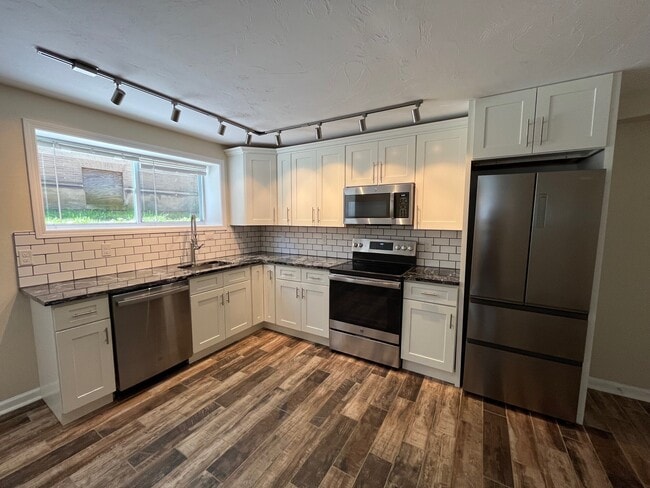 Interior Photo - 625 North Negley Avenue