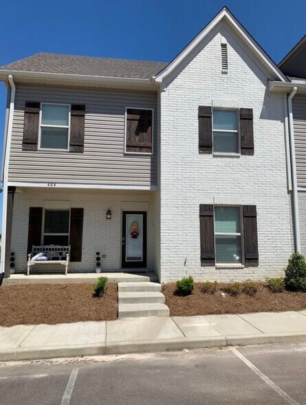 Building Photo - 318 Paul T Cir