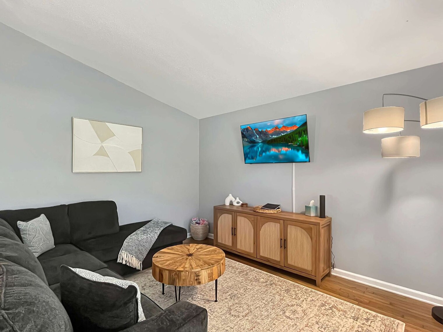 Building Photo - 501 W 9th St