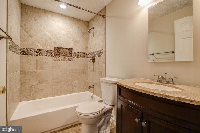 Building Photo - 6324 Lightburn Ct
