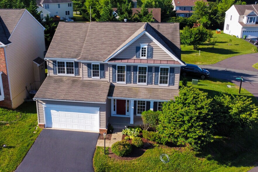 Building Photo - 35270 Overlook Dr