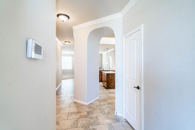 Building Photo - 6969 King Ranch Rd