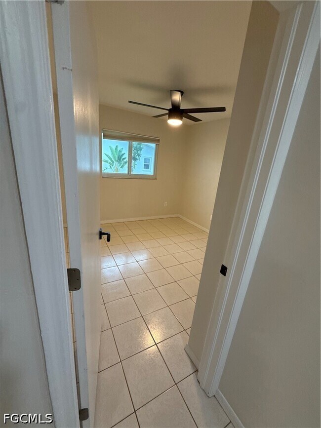 Building Photo - 233 SW 43rd St