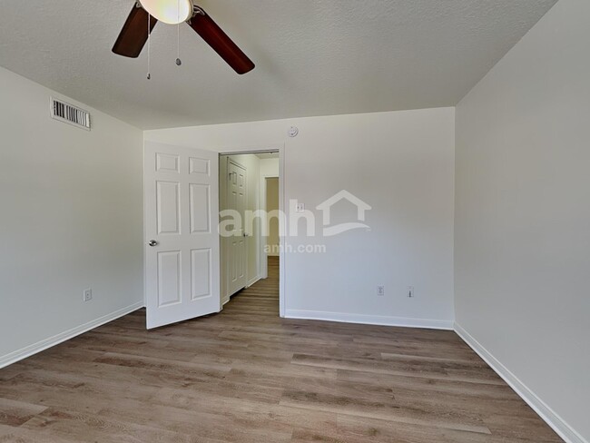 Building Photo - 14815 Cygnus Ct