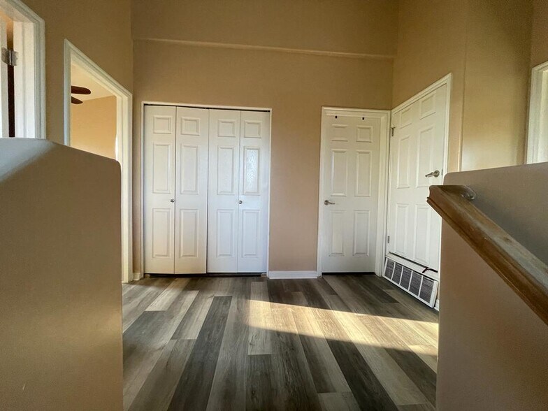 Loft - 11006 S Maple Forest Way