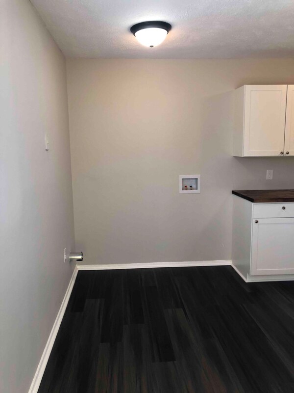 Building Photo - 216 Gunter St