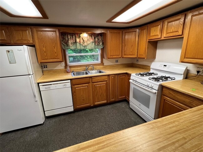 Building Photo - 26518 PA-267