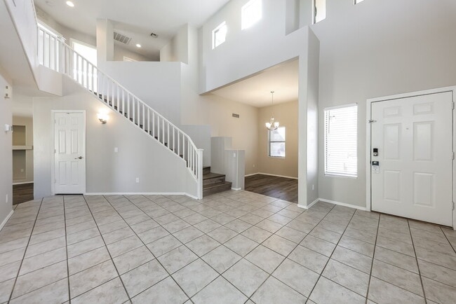 Building Photo - 15122 W Polk St