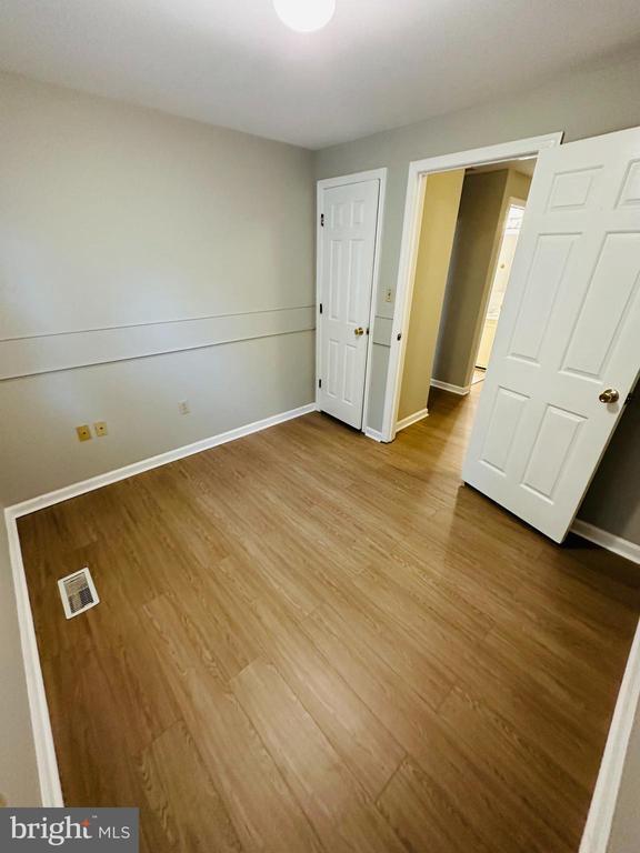 Building Photo - 8206 Red Wing Ct