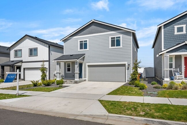 Building Photo - Beautiful 2022 Built Home With Views!