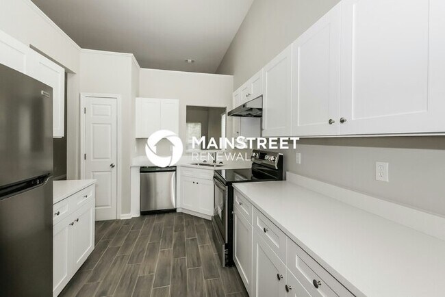 Building Photo - 4 Bedroom Pet-Friendly Home in Riverdale, ...