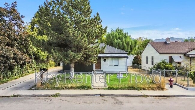 Building Photo - 494 N Emery Ave