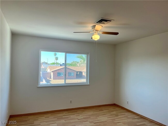Building Photo - 3914 El Paso Dr