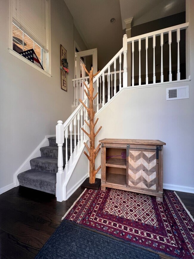 Building Photo - Heart's Desire End Unit Townhome 2700+ SqFt - Lowes Island