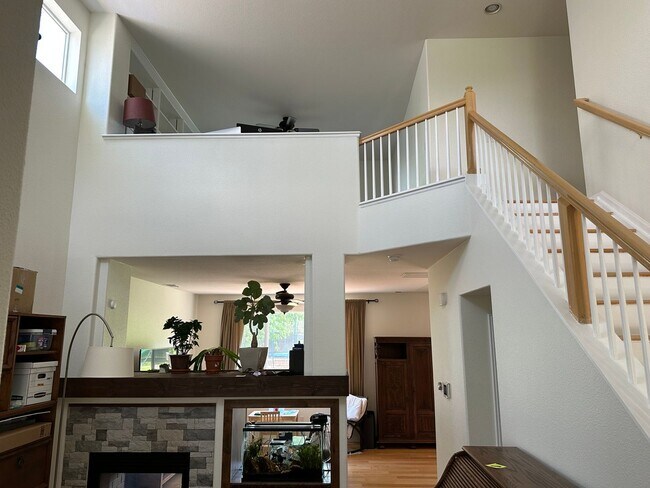 Building Photo - Open floor plan and backs to Open Space! 4...