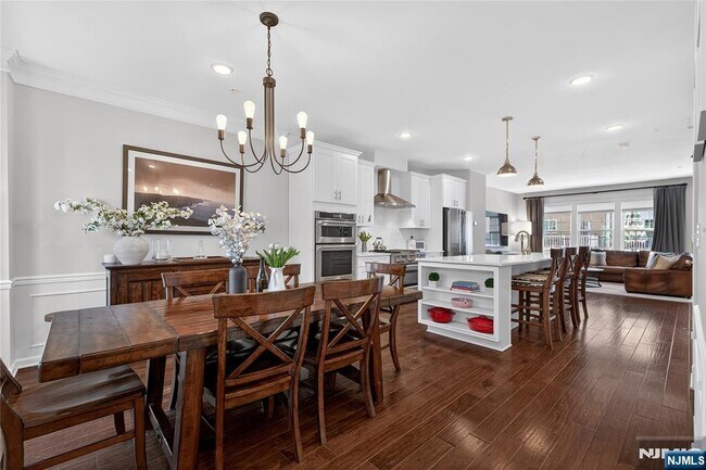 Building Photo - 117 Truman Dr