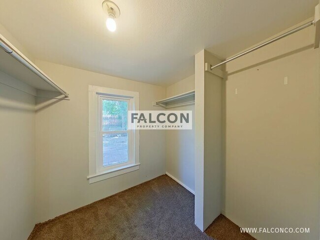Building Photo - 3006 W Pikes Peak Ave
