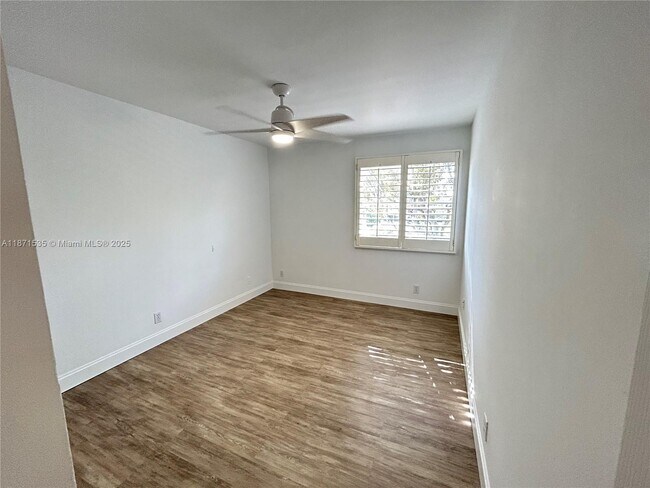 Building Photo - 524 NW 47th Ln