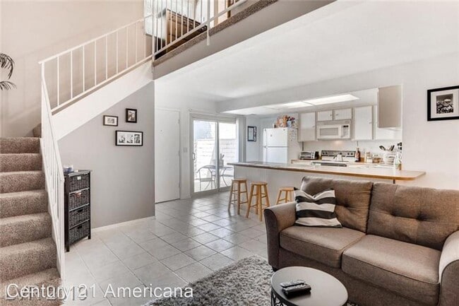 Building Photo - 1 br, 1.5 bath House - 1899 Avacado Court