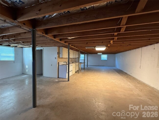 Building Photo - 851 Fieldstone Rd