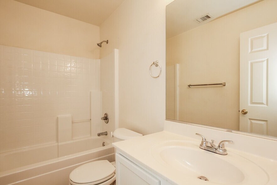 Building Photo - 13833 W Bola Dr