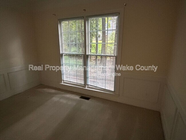 Building Photo - 106 Oak Spring Ct