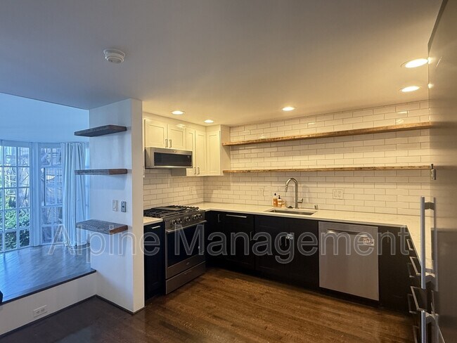 Building Photo - 1255 California St