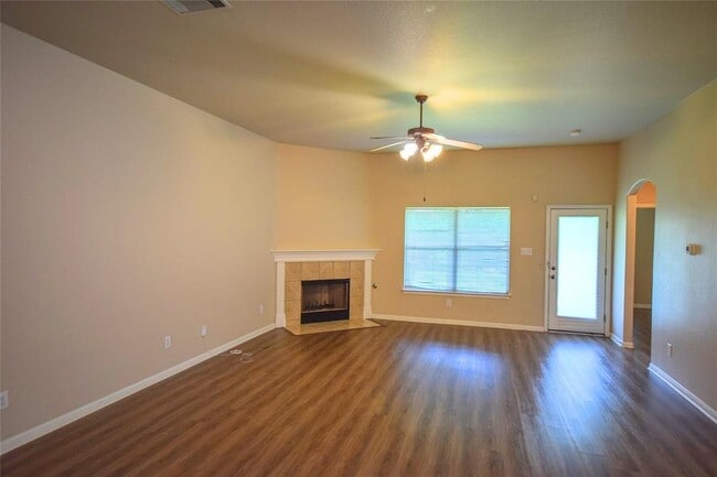 Building Photo - 102 Newport Landing Pl