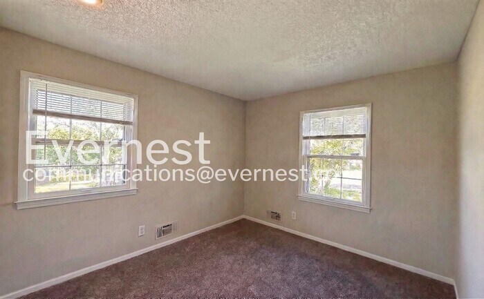 Building Photo - 13002 Crystal Ave