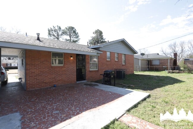 Building Photo - 4887 Peace St