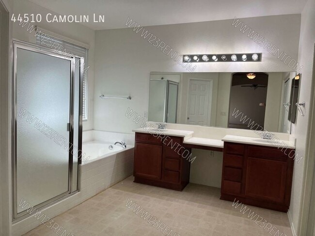 Building Photo - 44510 Camolin Ln