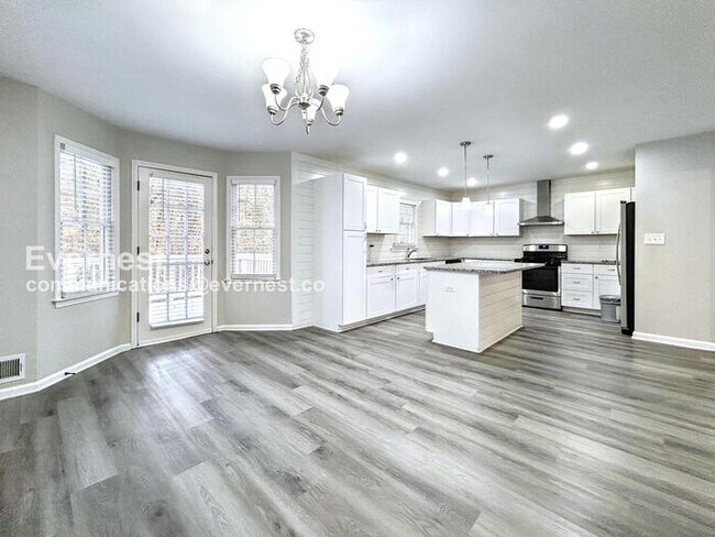 Building Photo - 204 Battle Dr