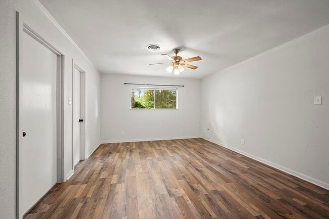 Building Photo - 205 Taft Ave