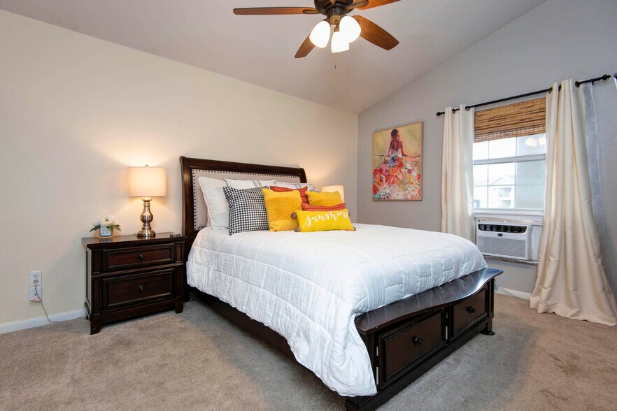 Building Photo - 175 W Rockford Dr