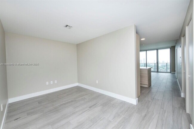 Building Photo - 16385 Biscayne Blvd