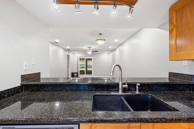 Building Photo - 7360 Ulmerton Rd