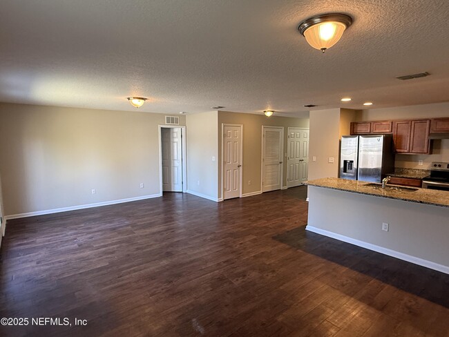 Building Photo - 8850 Southwest Ct