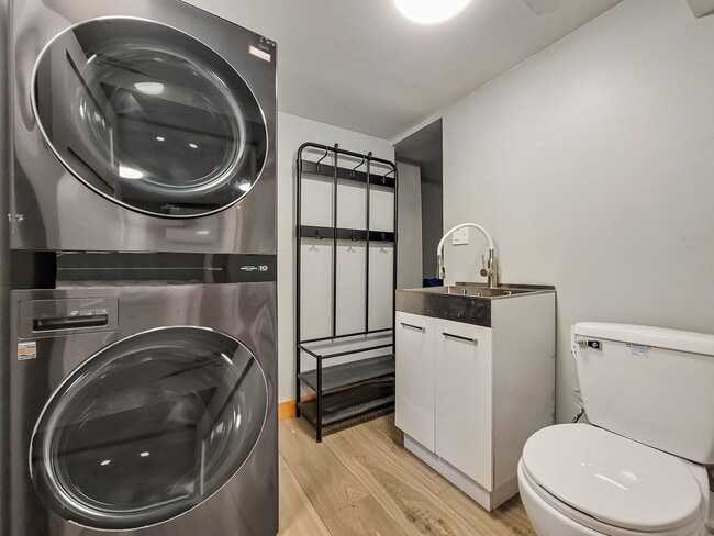 Building Photo - Remodeled Alki Beach Home with Puget Sound Views