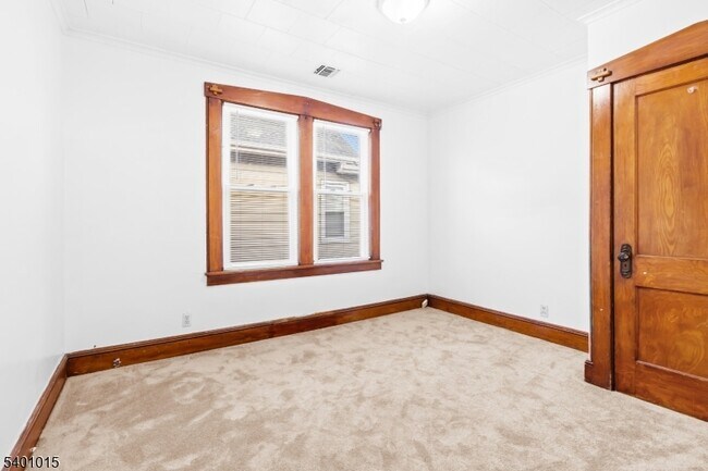 Building Photo - 486 Highland Ave