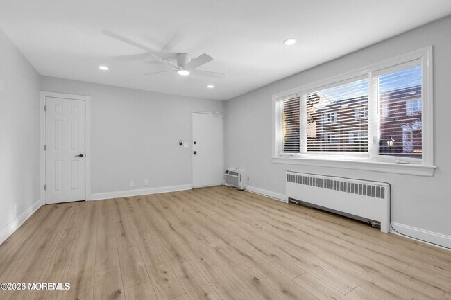 Building Photo - 283 Spring St