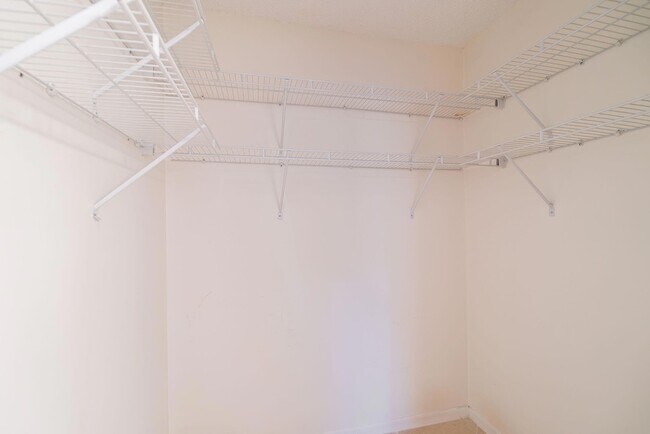 Building Photo - 13095 Belhaven Ct