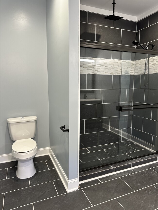 Building Photo - 103 Meadowview Rd