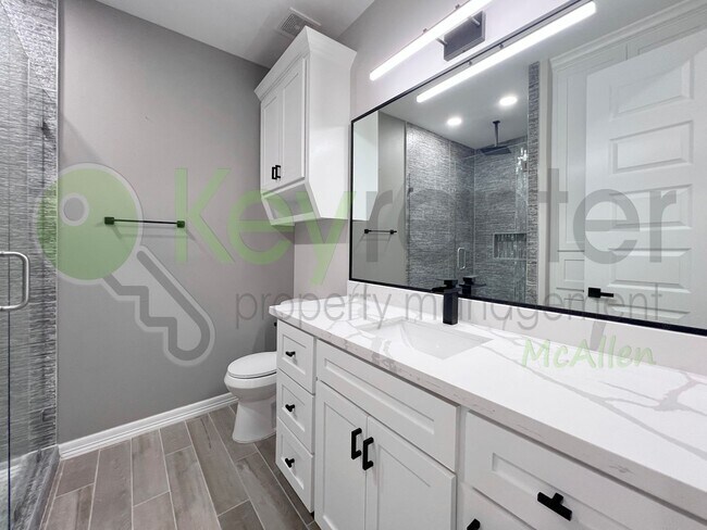 Building Photo - Stunning 3- bed/ 2.5 upgraded luxury townhome in Pharr at a Reduced Price